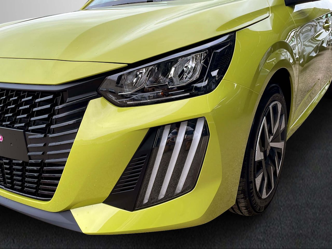 peugeot 208 2024 / foto grande (2)