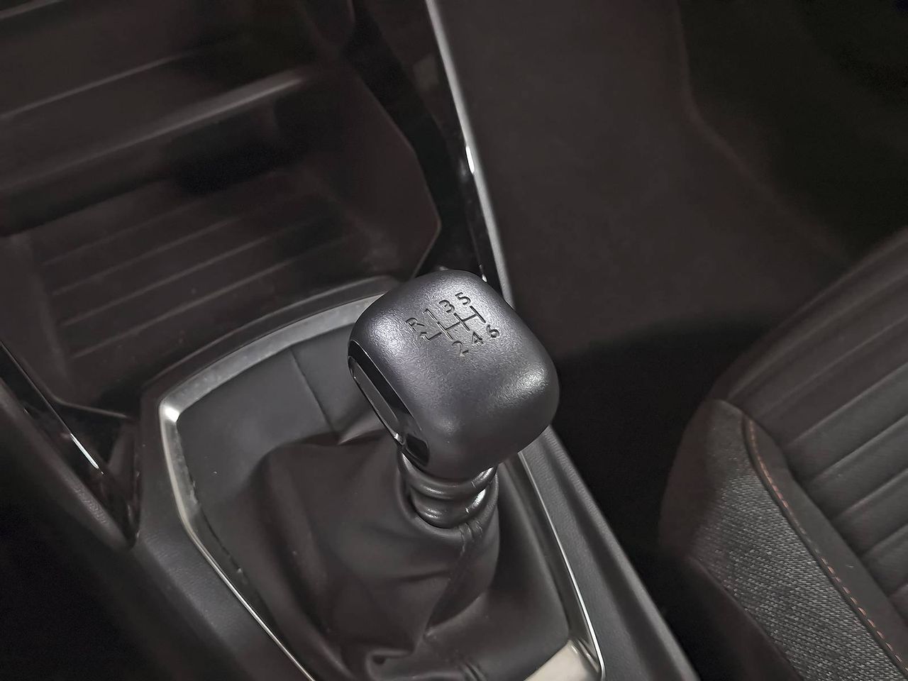 Peugeot 2008 Puretech 100 S&S 6 Vel. MAN Active Pack - foto 16