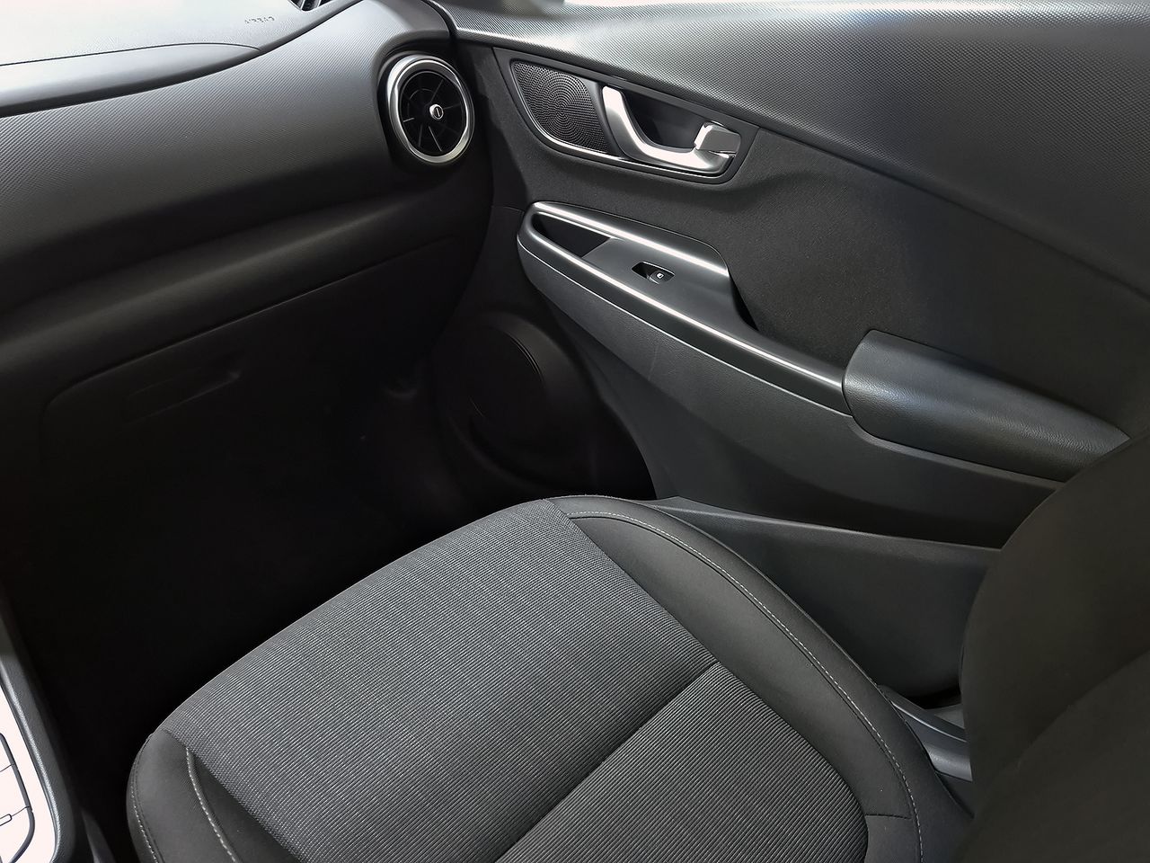 Hyundai Kona 1.6 GDI HEV Tecno 2C DCT - foto 38