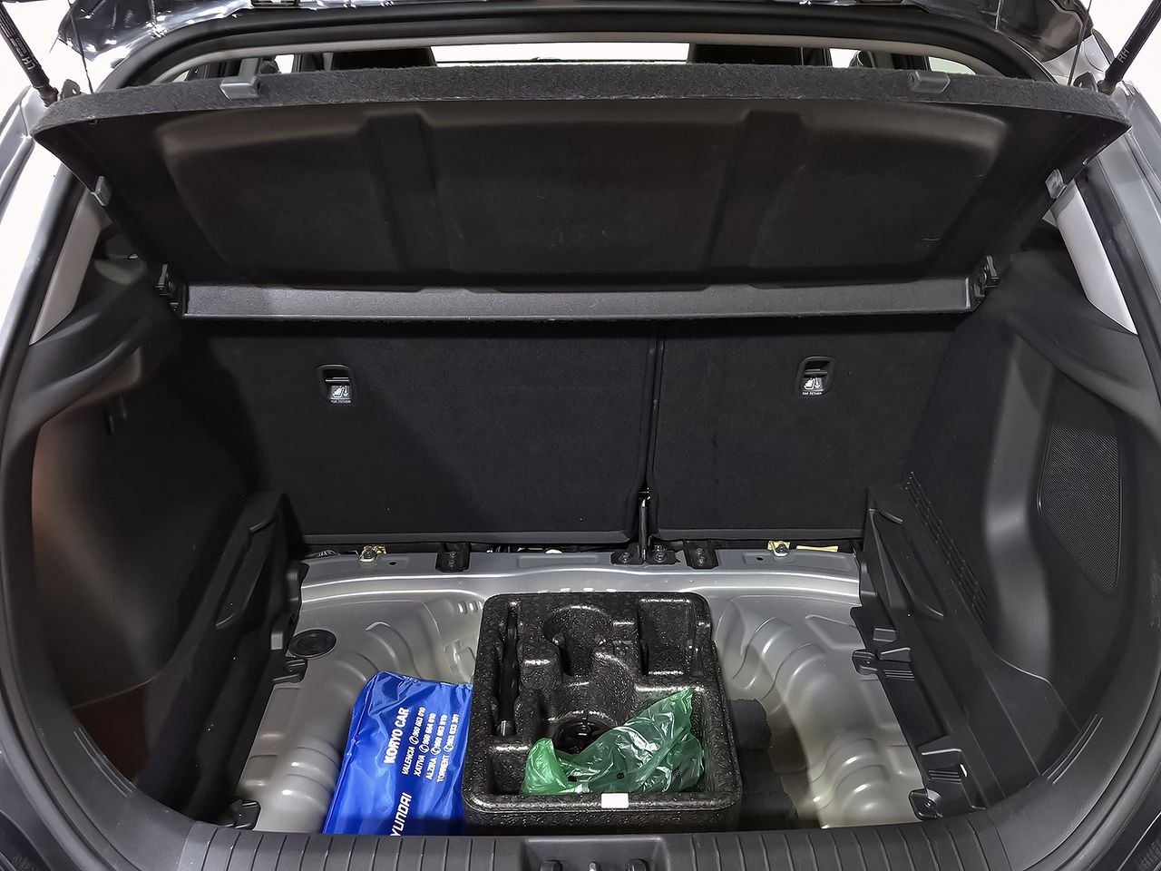 Hyundai Kona 1.6 GDI HEV Tecno 2C DCT - foto 40