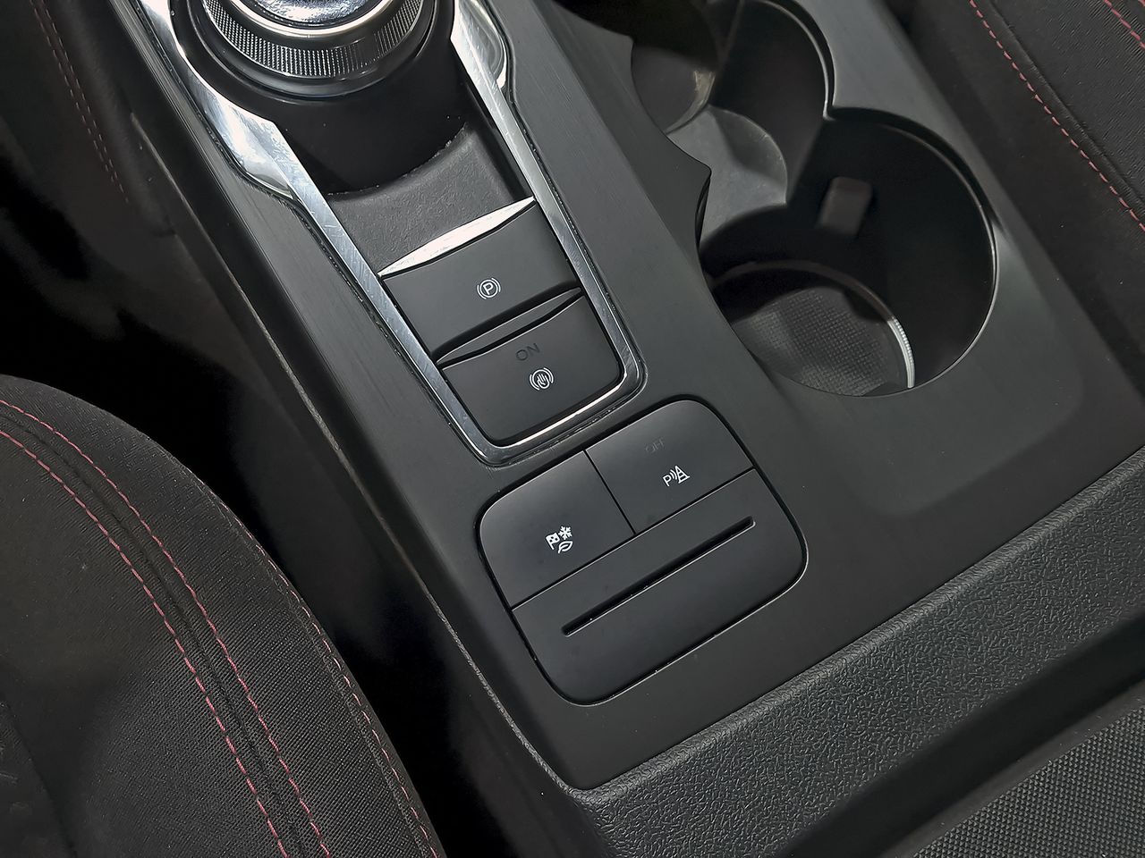 Ford Kuga ST-Line 2.5 Duratec FHEV 140kW Auto - foto 29