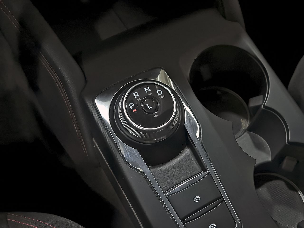 Ford Kuga ST-Line 2.5 Duratec FHEV 140kW Auto - foto 28