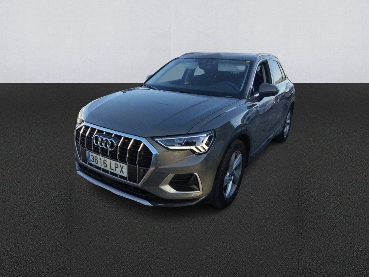 audi q3 2021 /