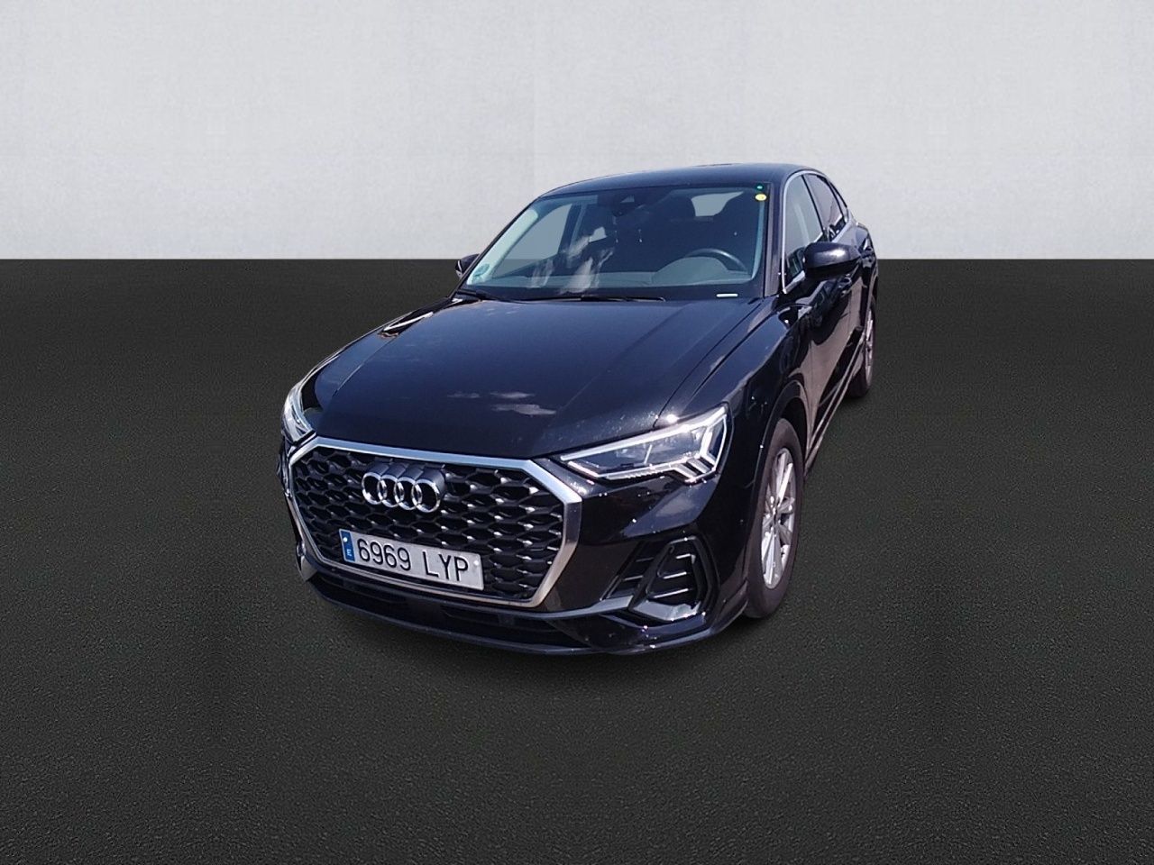 audi q3 2022 /