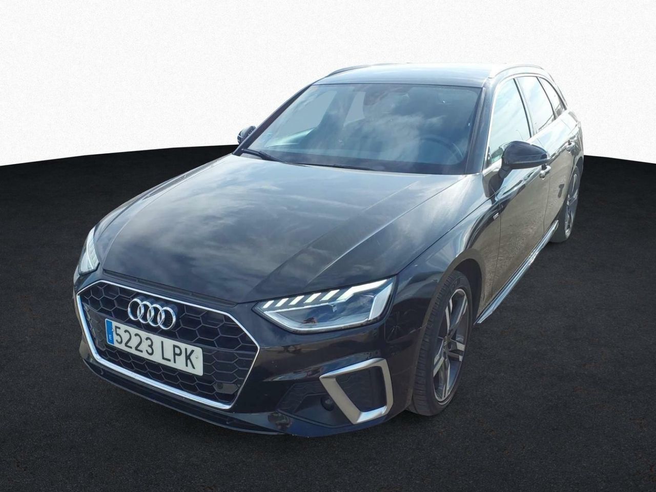 audi a4 2021 /