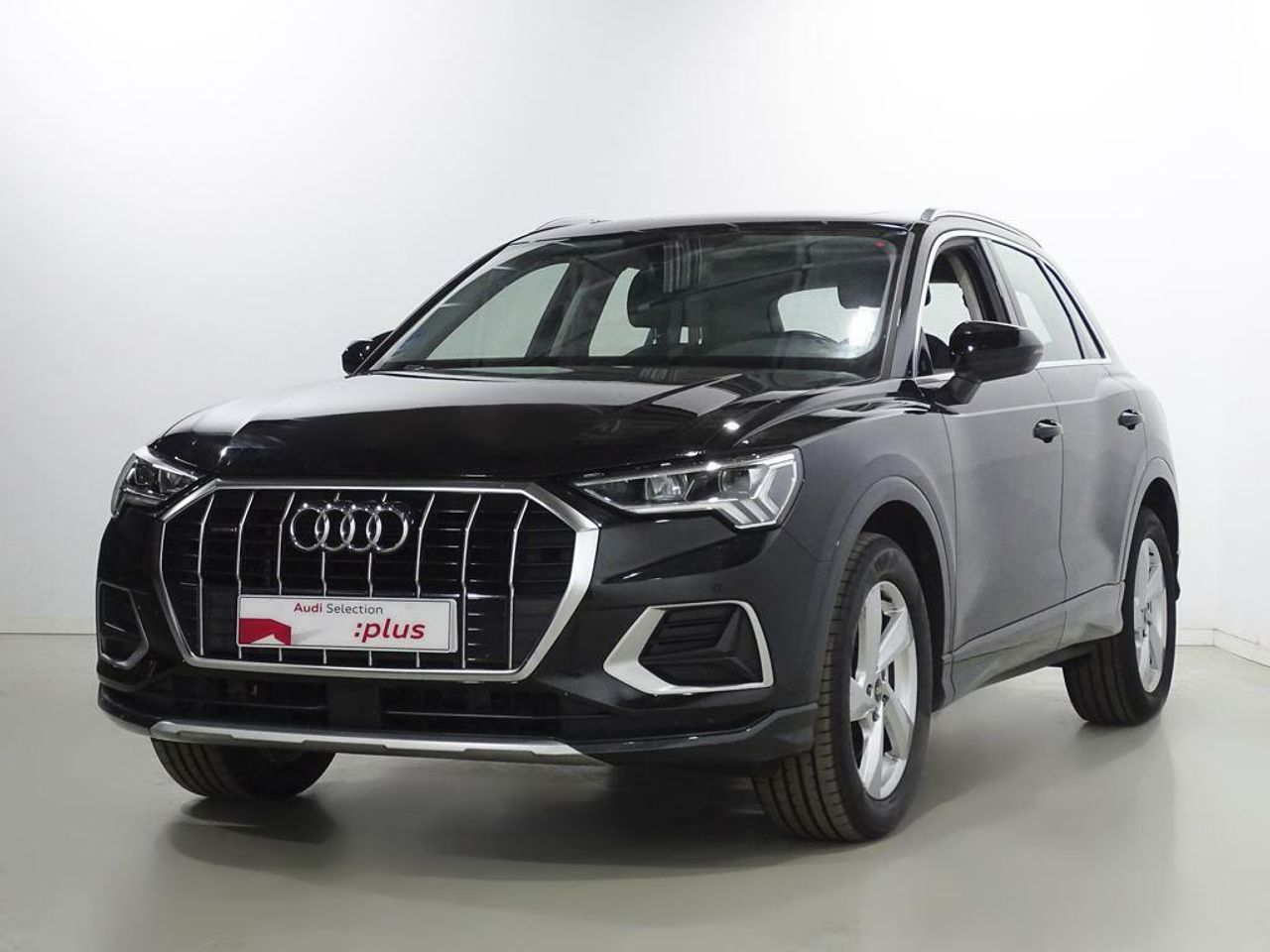 audi q3 2021 /