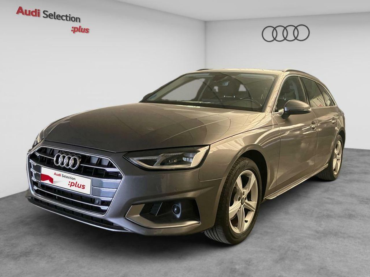 audi a4 2021 /