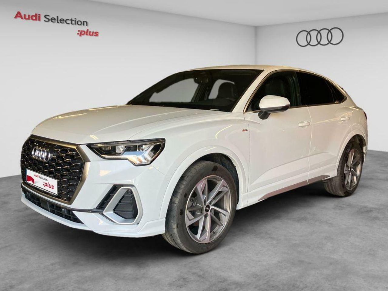 audi q3 2023 /