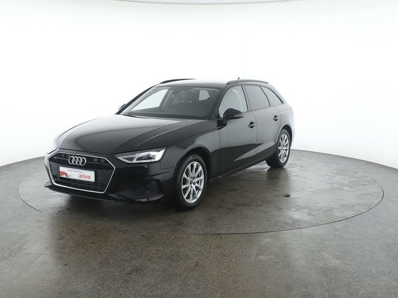 audi a4 2022 /