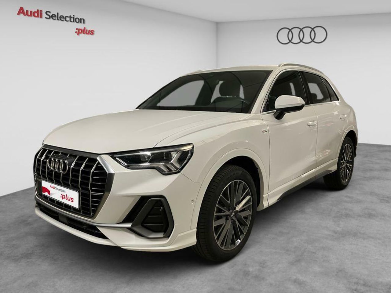 audi q3 2020 /