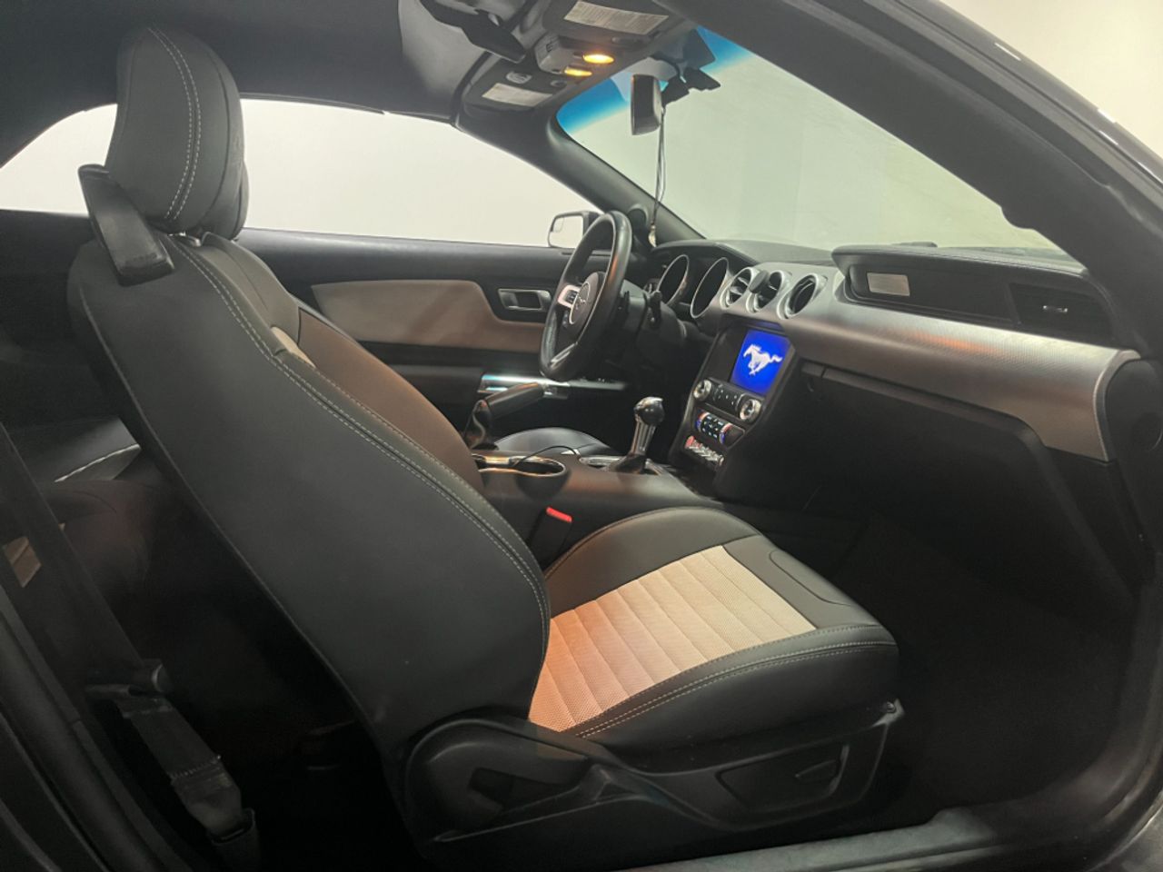 Ford Mustang Ecoboost - foto 14