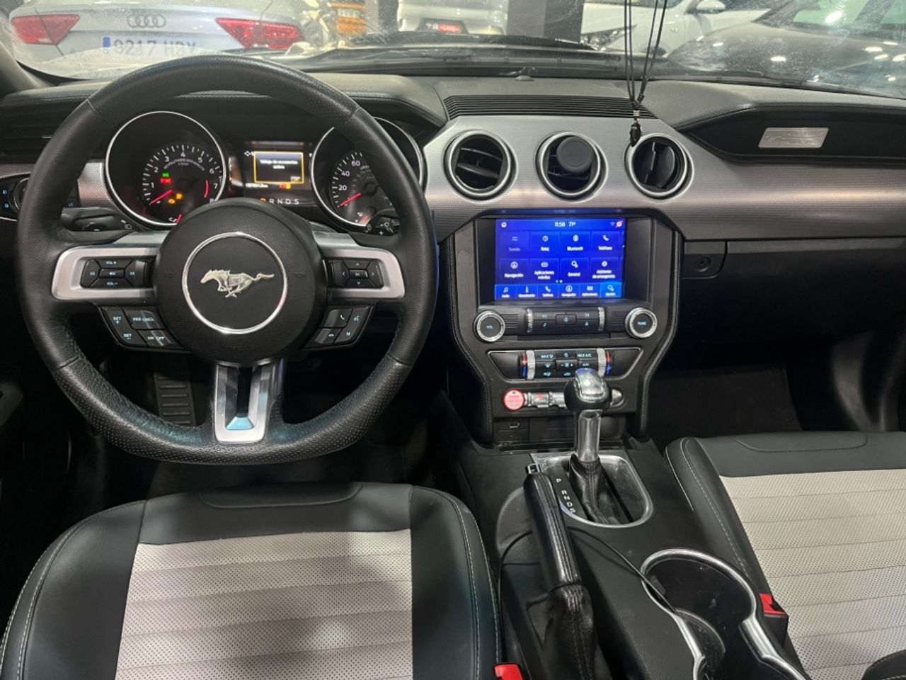 Ford Mustang Ecoboost - foto 8