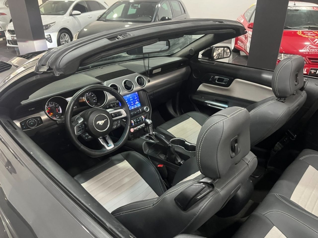 Ford Mustang Ecoboost - foto 10