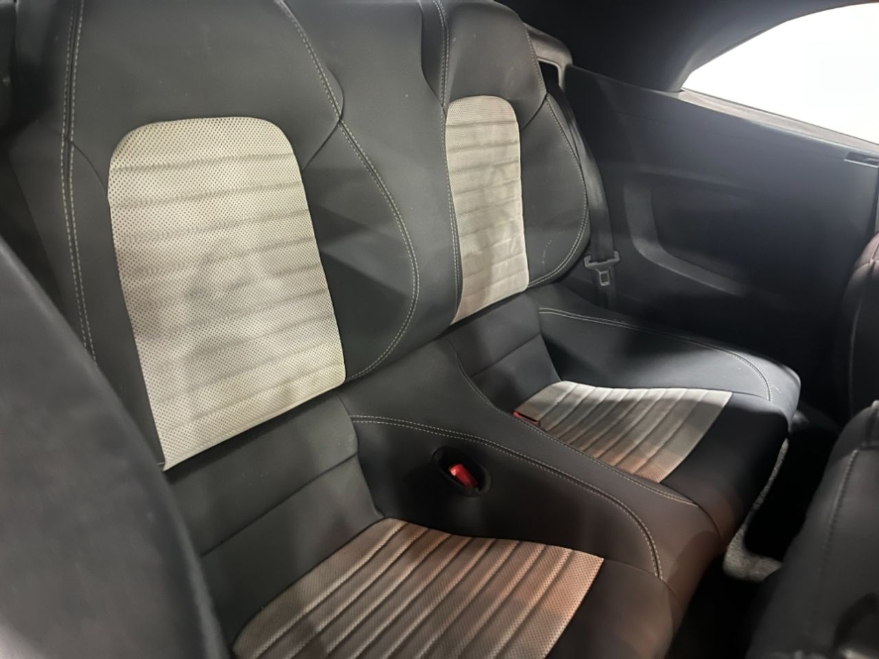 Ford Mustang Ecoboost - foto 12