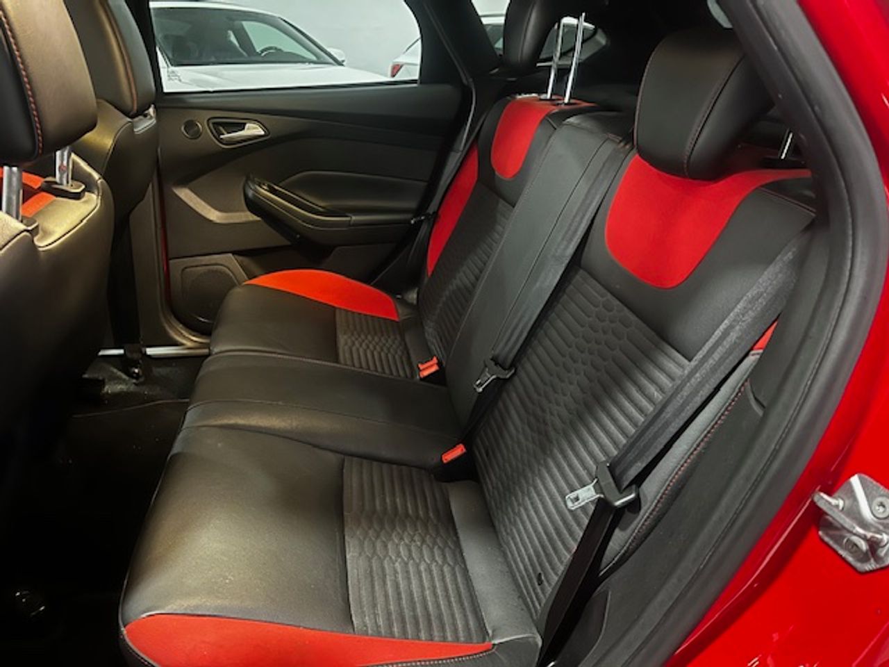 Ford Focus ST - foto 12