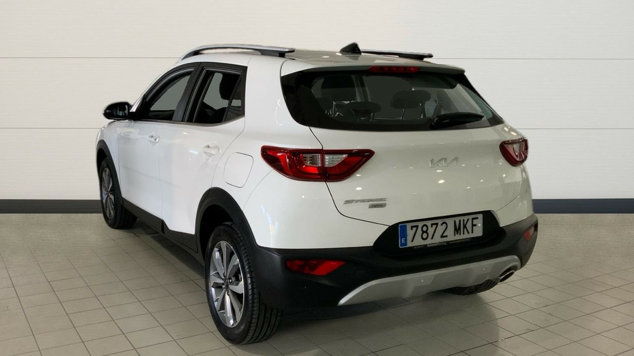 kia stonic 2023 / foto grande (3)