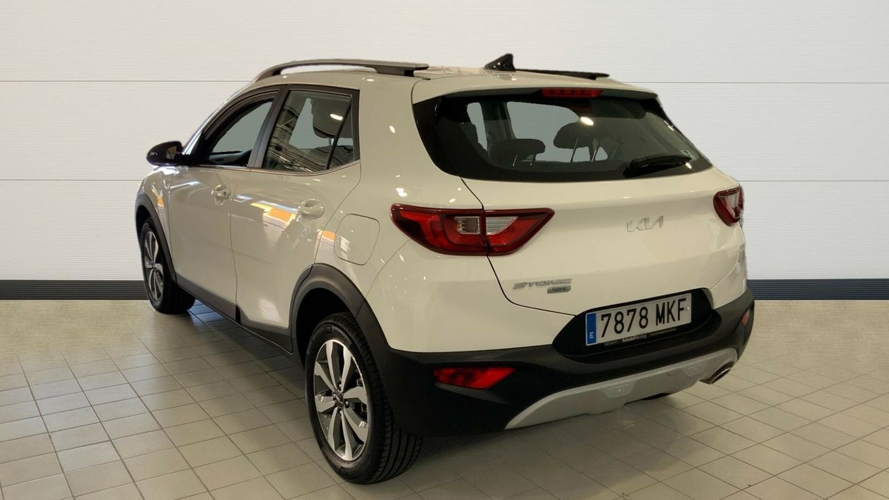 kia stonic 2023 / foto grande (3)