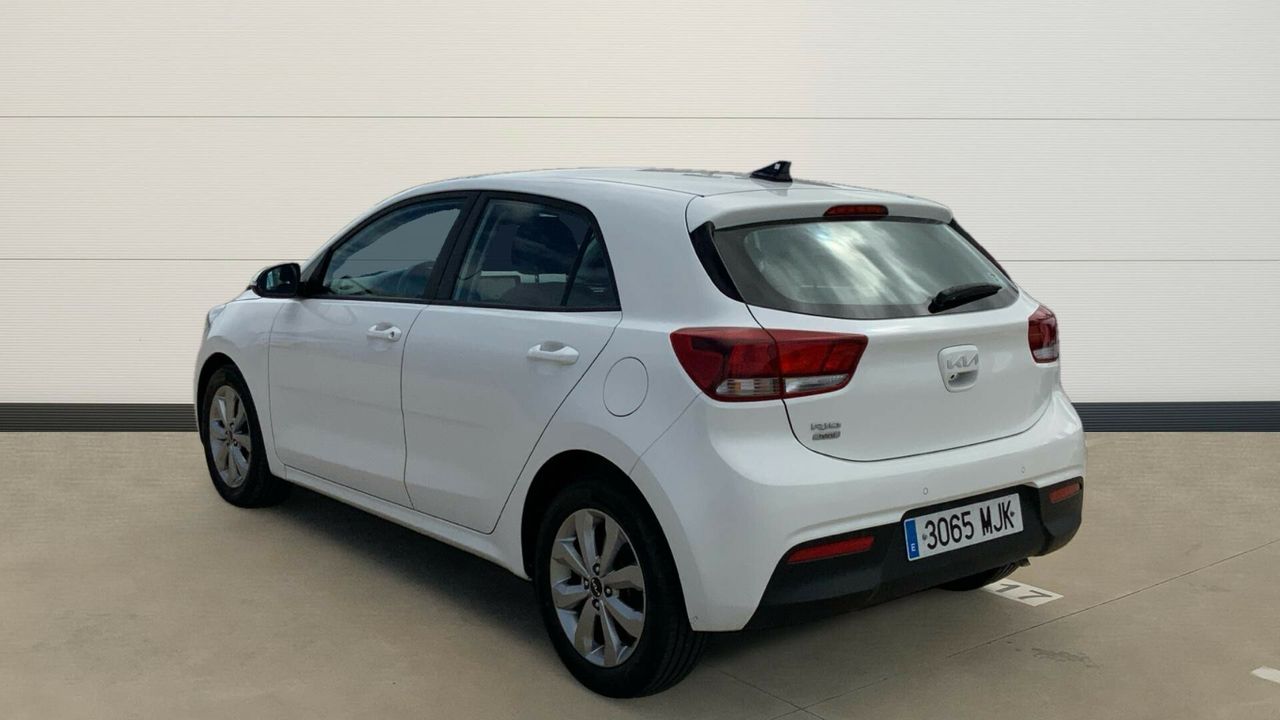 kia rio 2023 / foto grande (3)