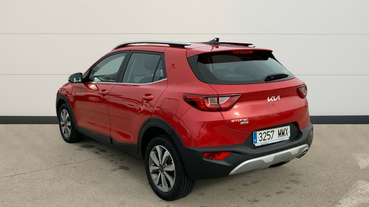 kia stonic 2024 / foto grande (3)