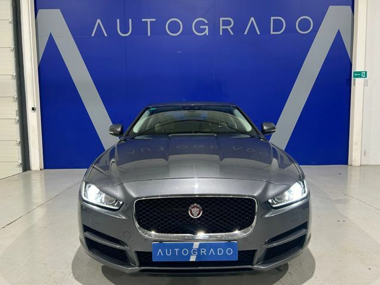 jaguar xe 2019 / foto grande (3)