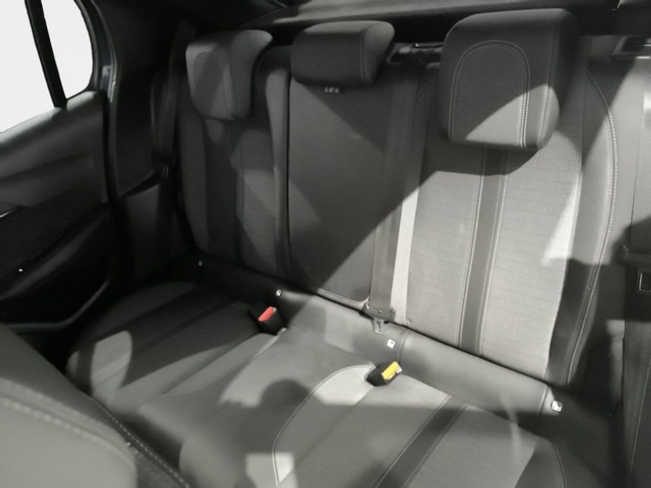 Peugeot 208 PureTech 100 Allure Pack 75 kW (100 CV) - foto 13