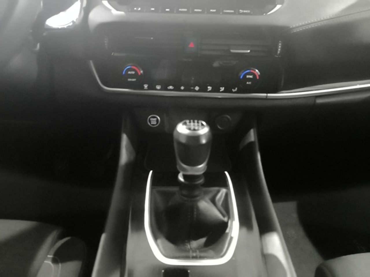 Nissan Qashqai DIG-T 140 mHEV N-Connecta 4x2 103 kW (140 CV) - foto 11