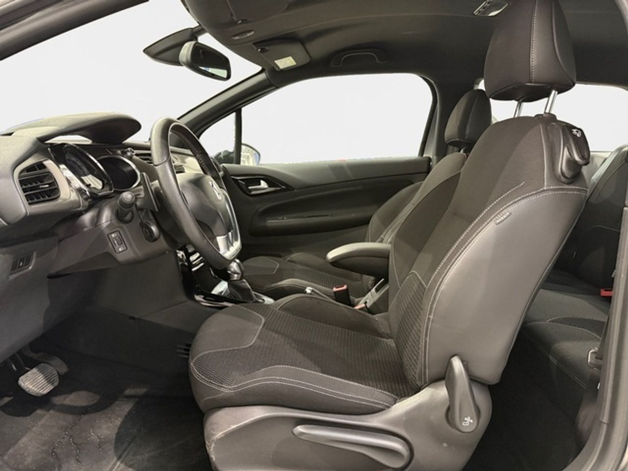 DS DS 3 PureTech 110 S&S Be Chic EAT6 81 kW (110 CV) - foto 9