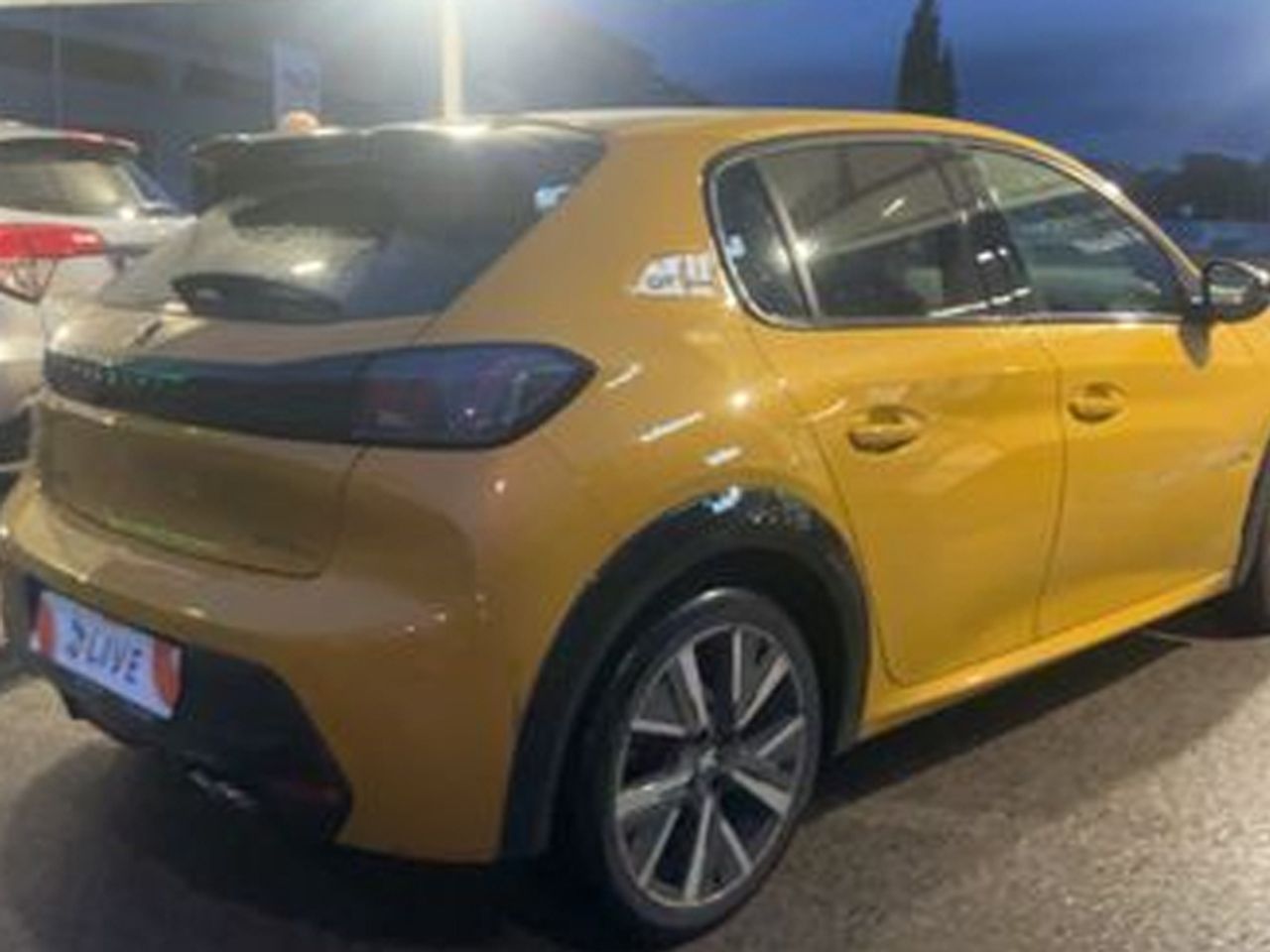 Peugeot 208 PureTech 130 GT Line EAT8 96 kW (130 CV) - foto 4