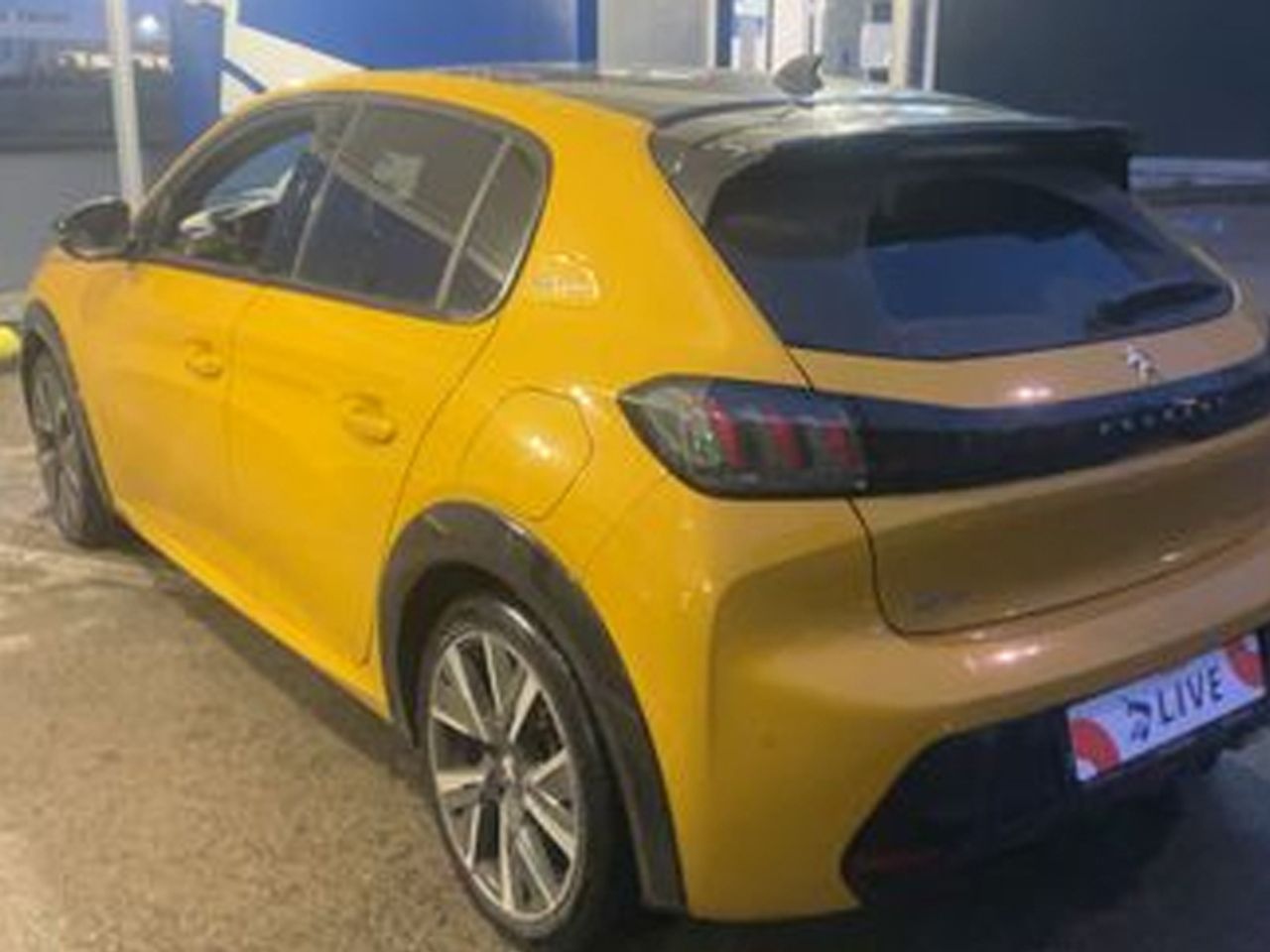 Peugeot 208 PureTech 130 GT Line EAT8 96 kW (130 CV) - foto 2