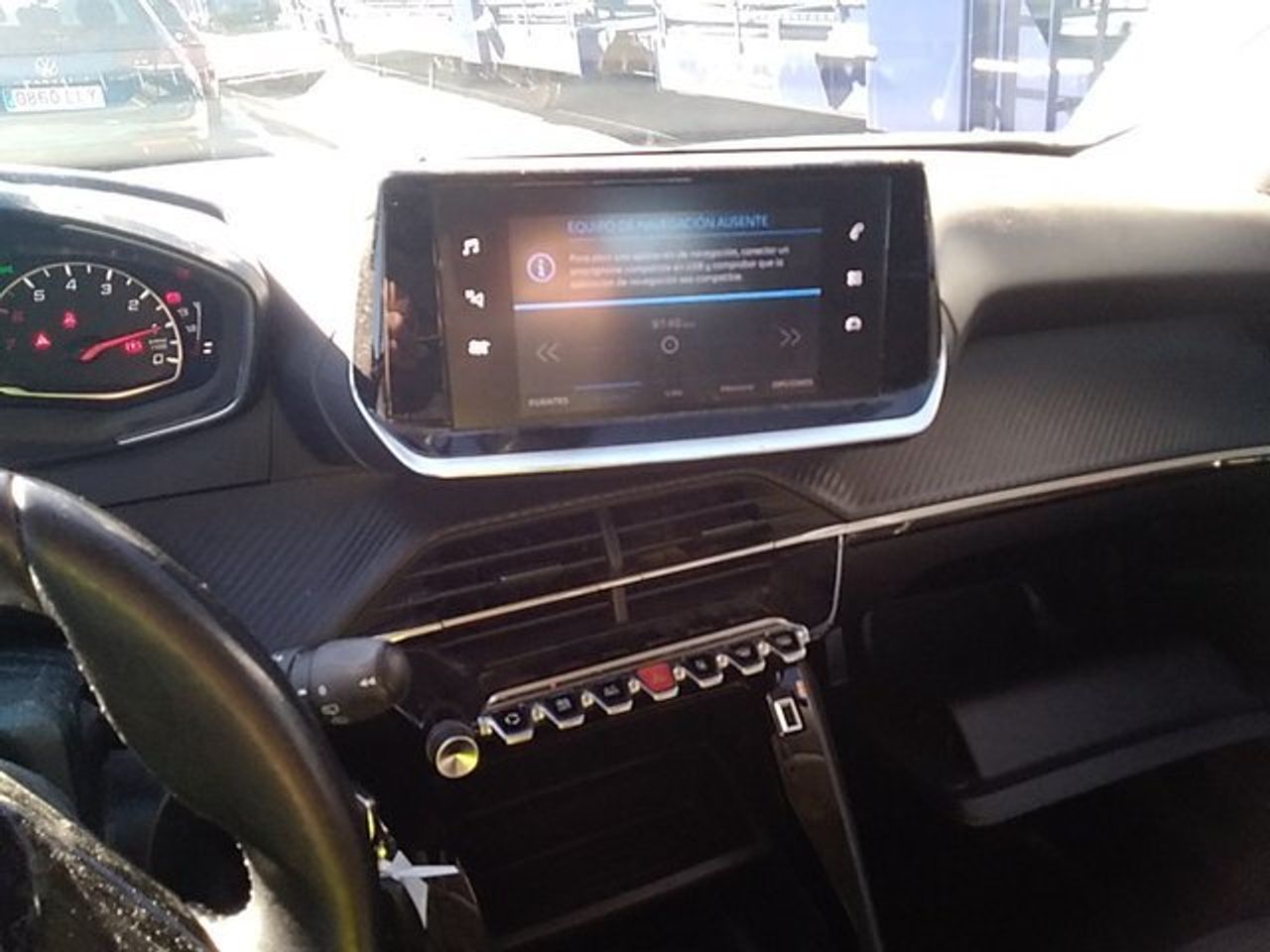 Peugeot 2008 Puretech 100 S&S Active Pack 75 kW (100 CV) - foto 9