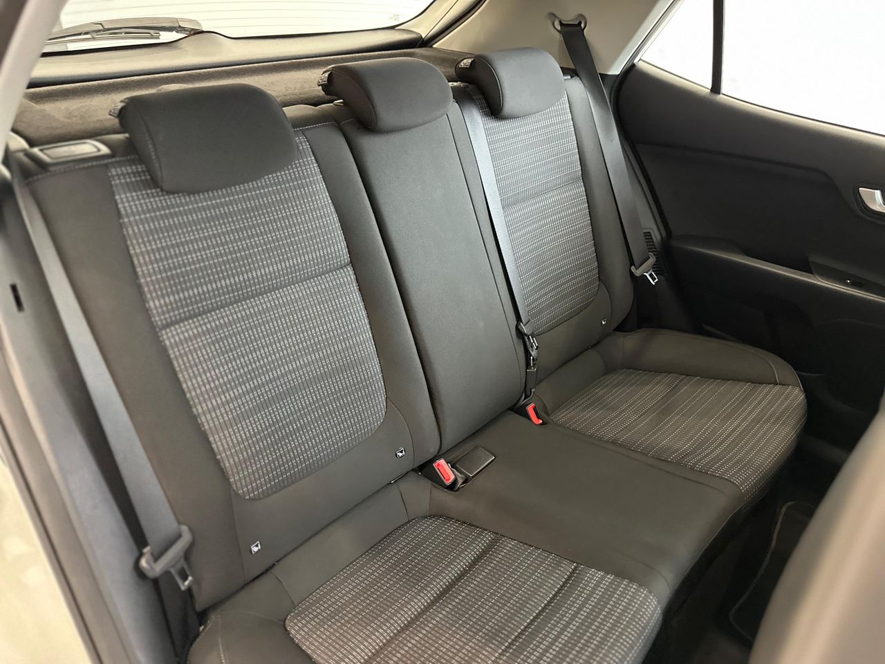 Kia Stonic 1.0 TGDi MHEV Drive DCT - foto 24