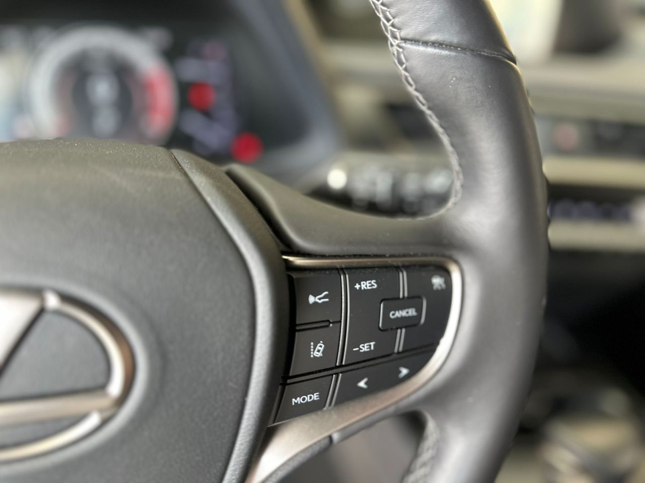 Lexus UX 2.0 250h Executive 4WD - foto 19