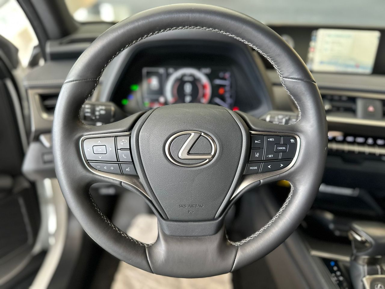 Lexus UX 2.0 250h Executive 4WD - foto 9