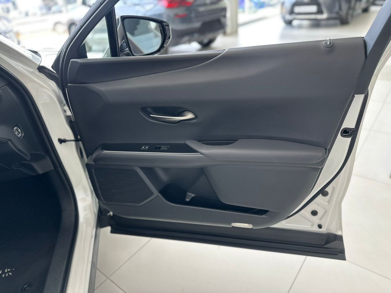 Lexus UX 2.0 250h Executive 4WD - foto 25