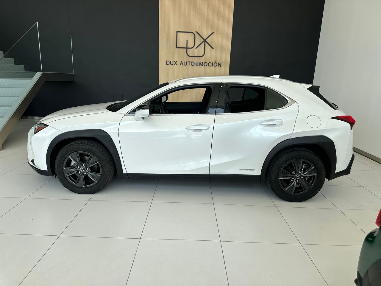 Lexus UX 2.0 250h Executive 4WD - foto 4