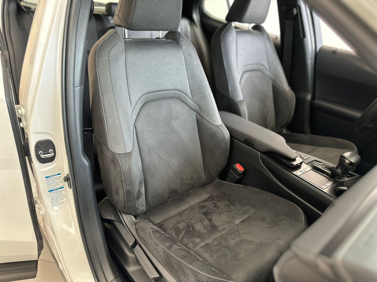 Lexus UX 2.0 250h Executive 4WD - foto 20