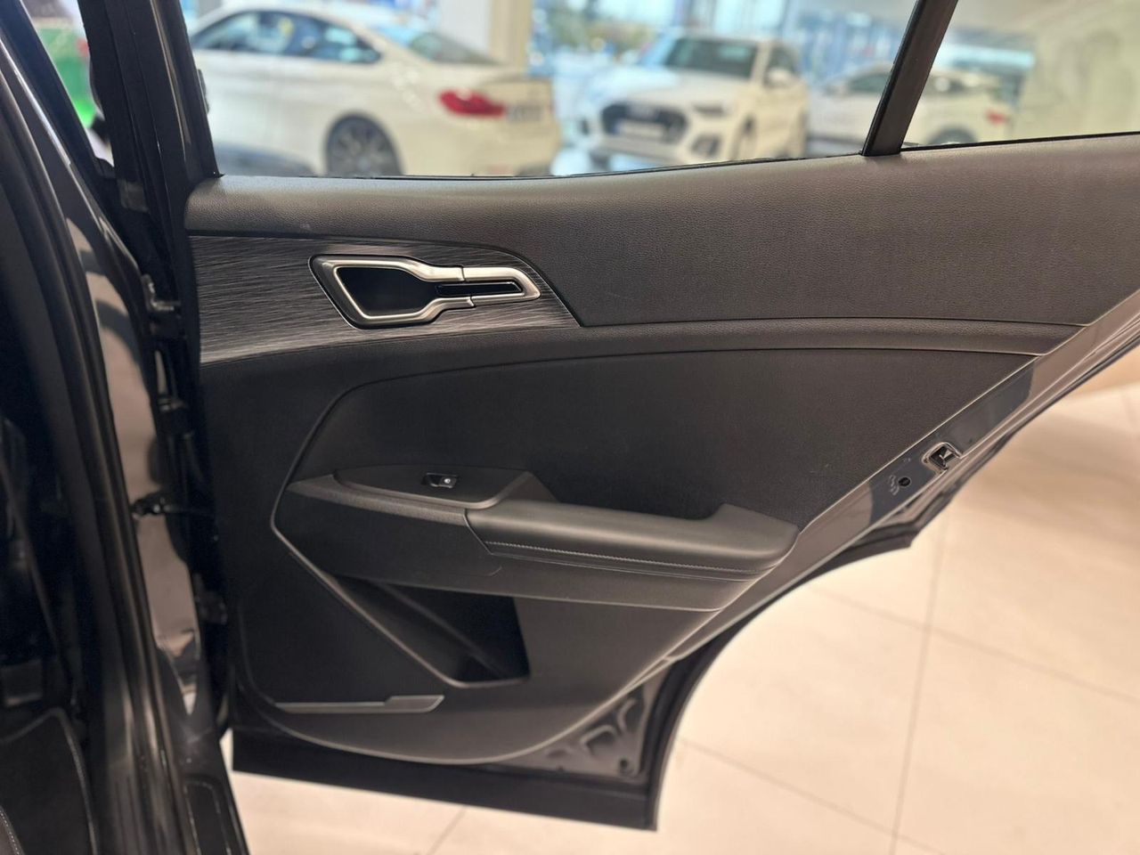 Kia Sportage 1.6 TGDI HEV DRIVE 17 - foto 30