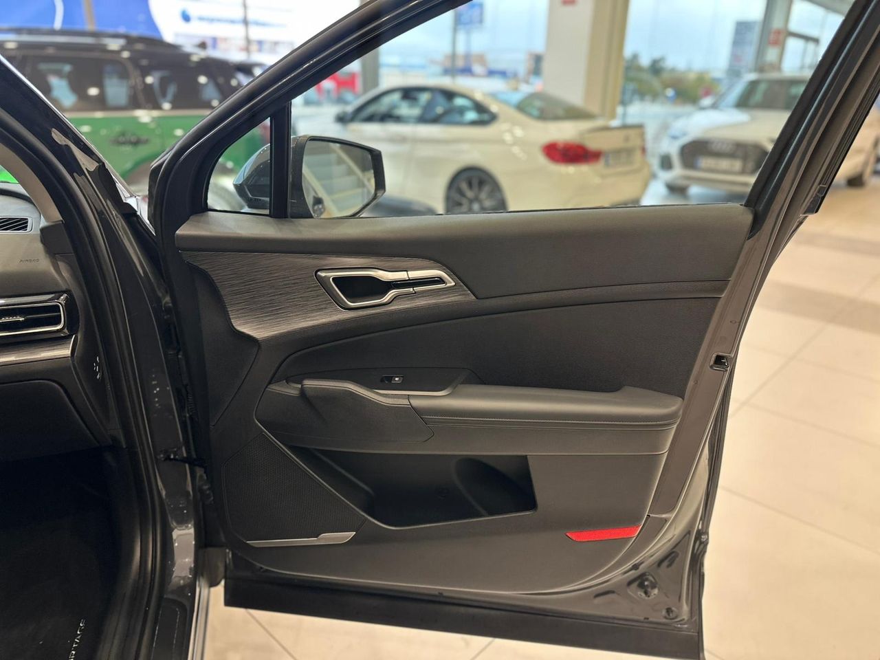 Kia Sportage 1.6 TGDI HEV DRIVE 17 - foto 29