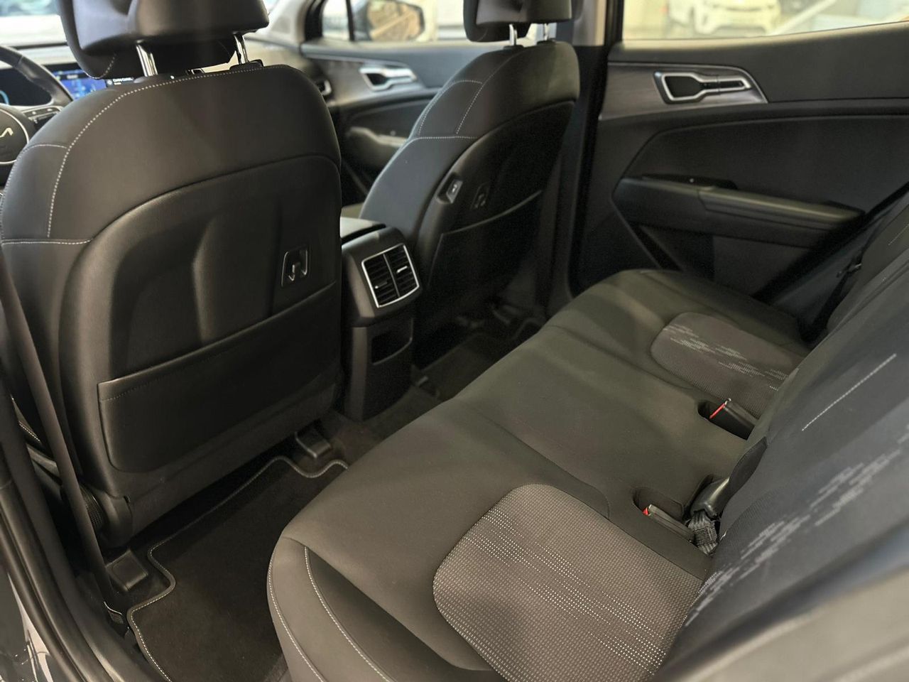 Kia Sportage 1.6 TGDI HEV DRIVE 17 - foto 26