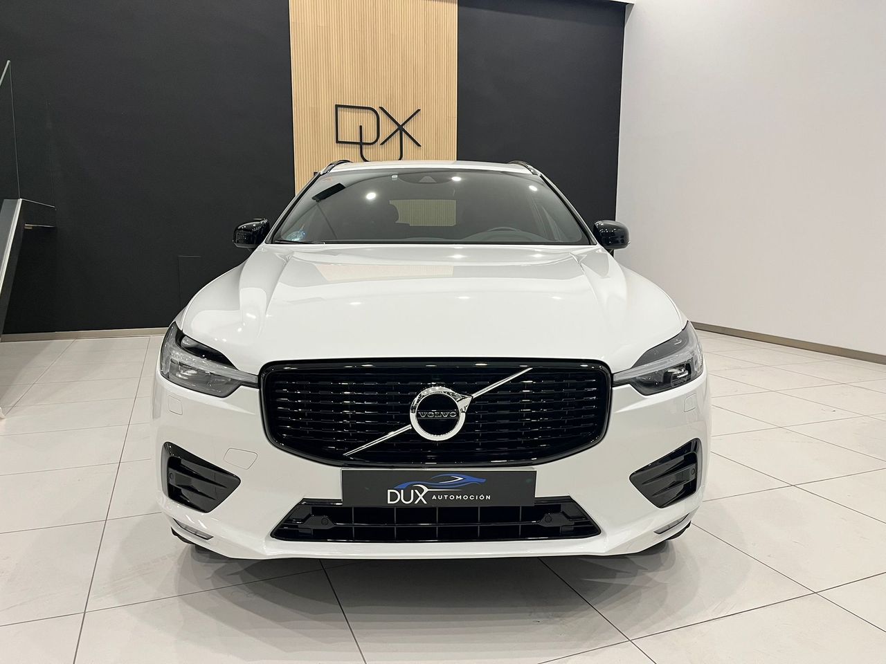 Volvo XC60 2.0 B4 D AWD R-Design Auto - foto 8