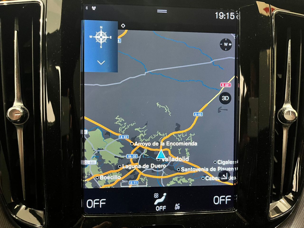 Volvo XC60 2.0 B4 D AWD R-Design Auto - foto 18