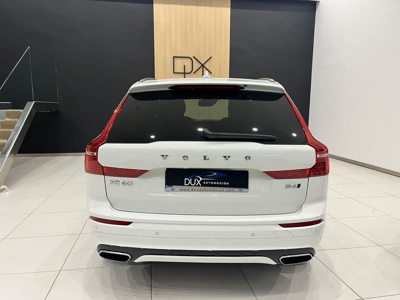 Volvo XC60 2.0 B4 D AWD R-Design Auto - foto 13