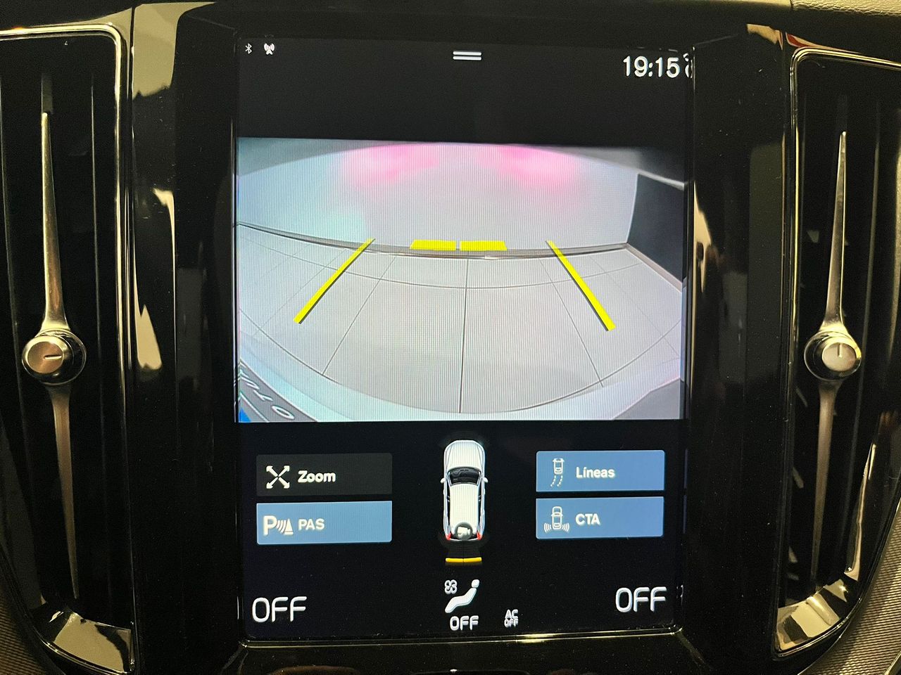 Volvo XC60 2.0 B4 D AWD R-Design Auto - foto 19