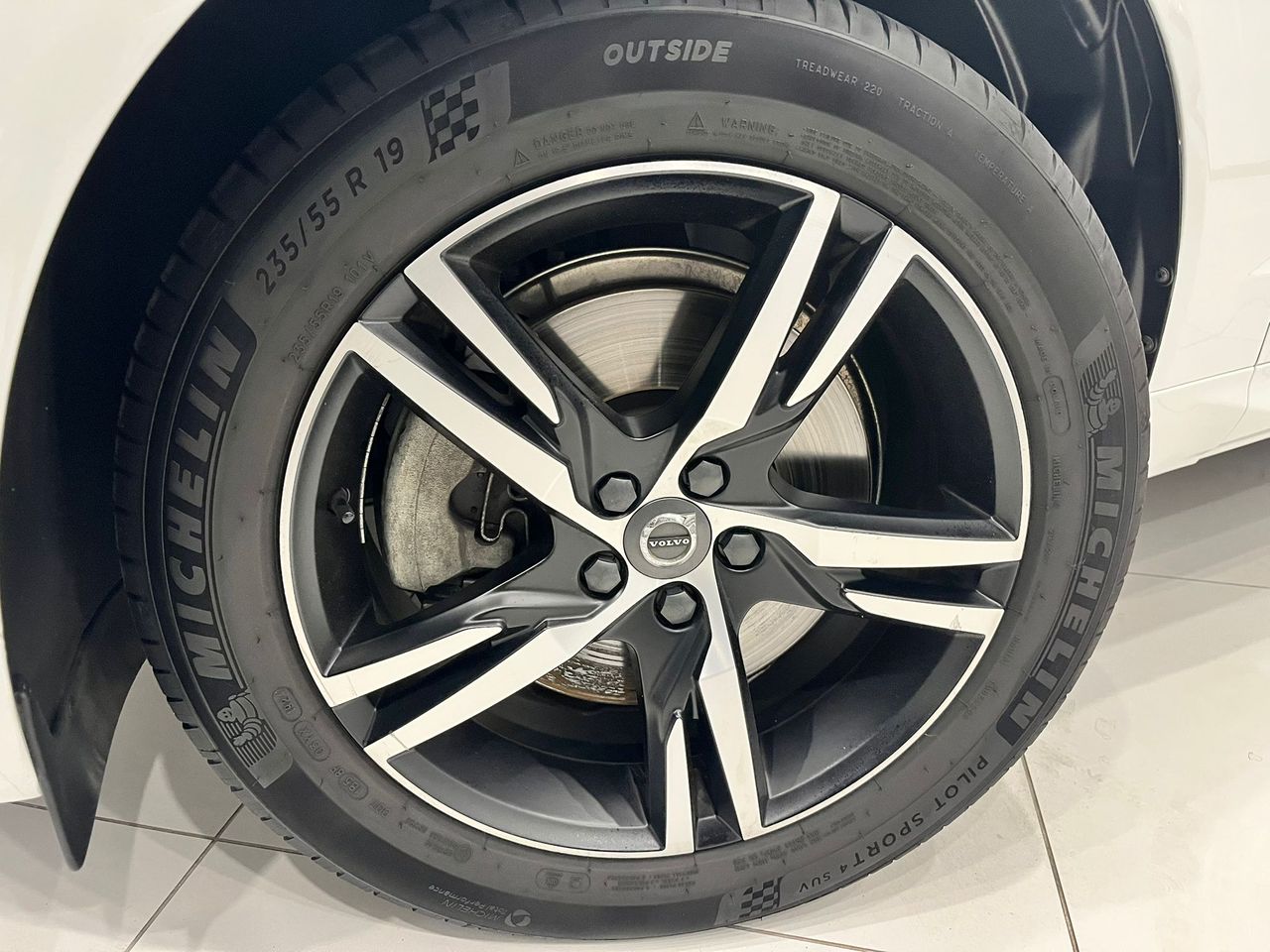 Volvo XC60 2.0 B4 D AWD R-Design Auto - foto 3