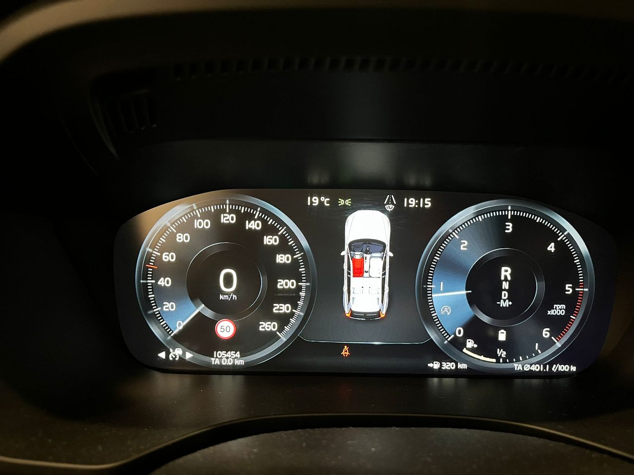 Volvo XC60 2.0 B4 D AWD R-Design Auto - foto 23