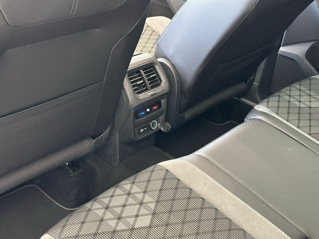 Volkswagen Tiguan R-Line 2.0 TDI 110kW (150CV) DSG - foto 26