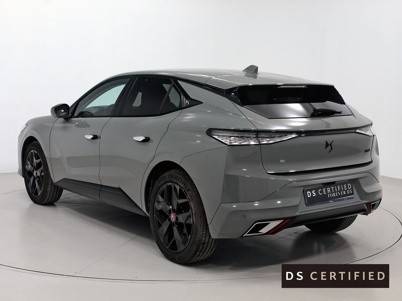 ds automobiles ds 4 2024 / foto grande (2)