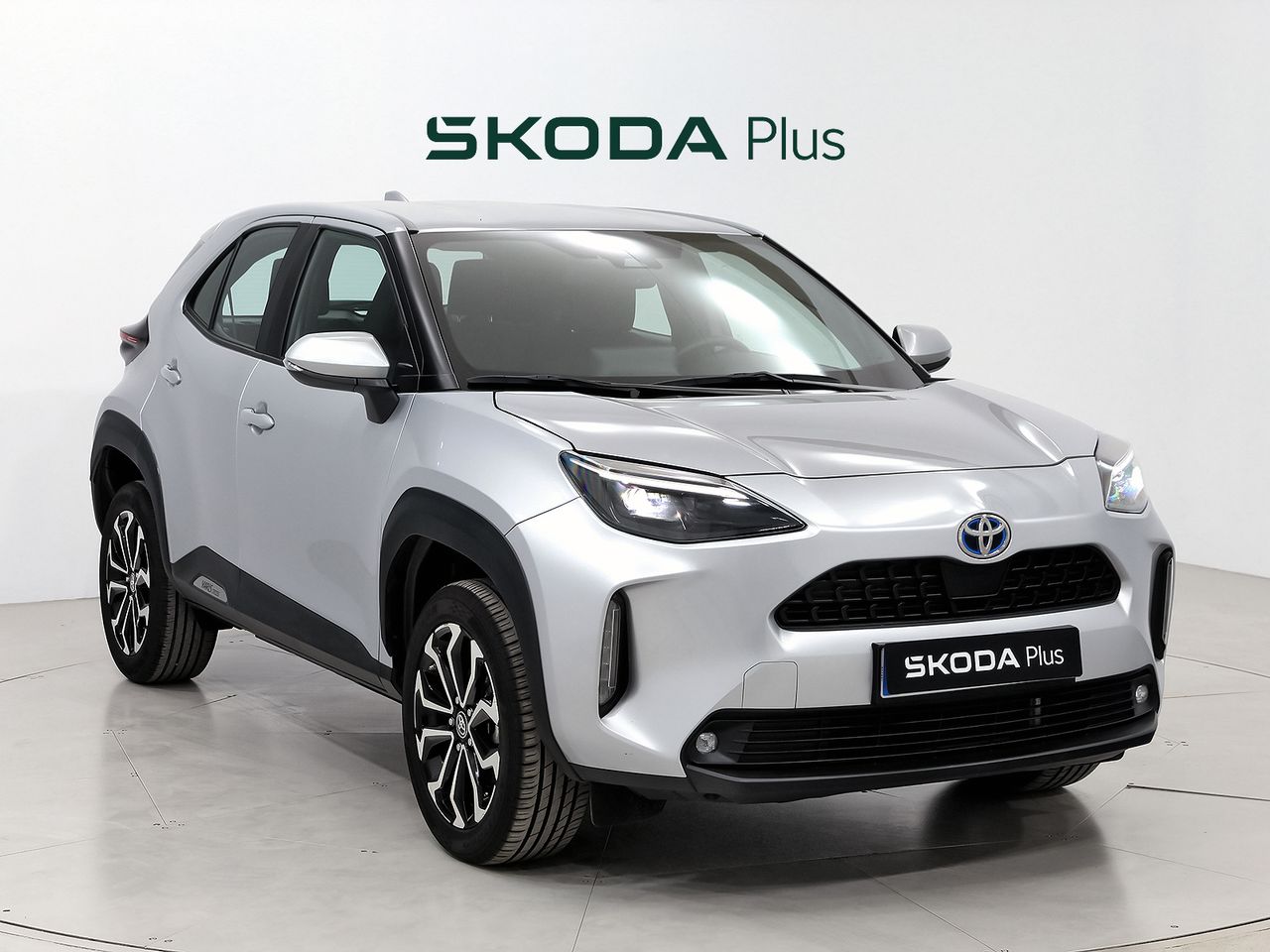 toyota yaris cross 2024 /