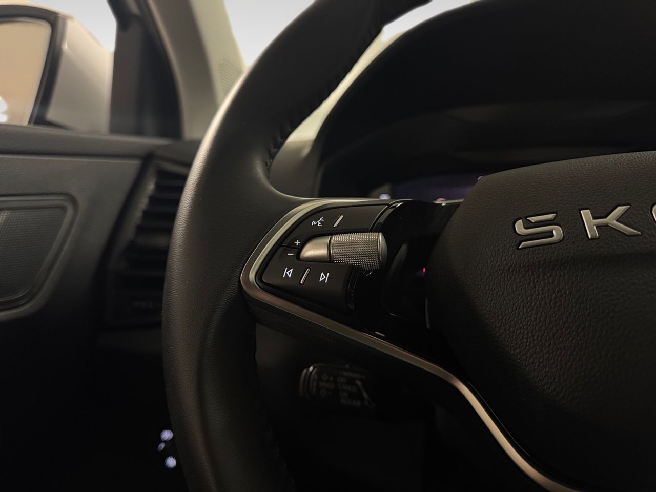 Skoda Karoq 1.5 TSI 110kW (150CV) ACT Selection - foto 9