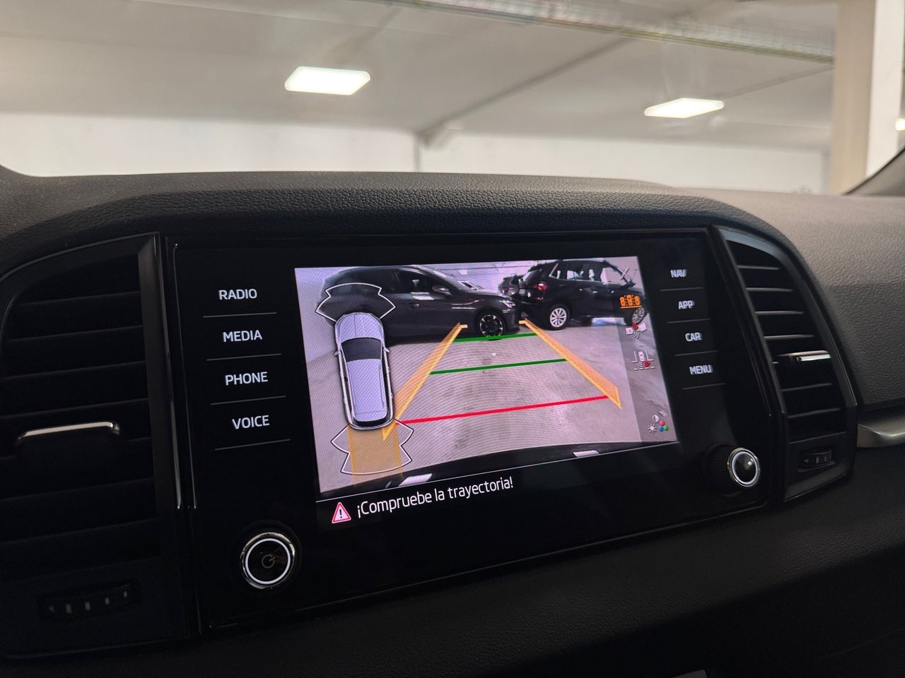 Skoda Karoq 1.5 TSI 110kW (150CV) DSG ACT Selection - foto 18